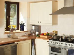 3 Bed in Llanddew BN010