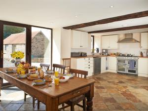 3 Bed in Llanddew BN010