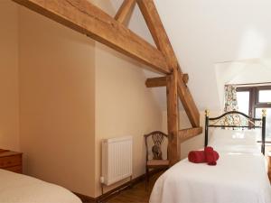 3 Bed in Llanddew BN010