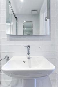 Bright and cosy studio - Premium street-2nd floor.