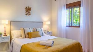 Cortijo Angela Viñuela by Ruralidays