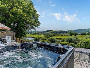 5 Bed in Machynlleth 92513