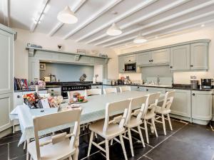 5 Bed in Machynlleth 92513