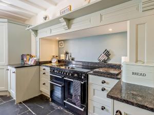 5 Bed in Machynlleth 92513