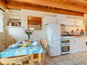 3 Bed in Llandeloy 92675