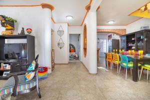 Villa with garden jacuzzi trampoline