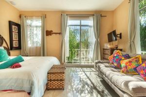 Villa with garden jacuzzi trampoline