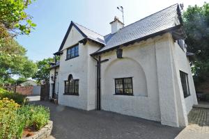 Seaways Cottage Hoylake