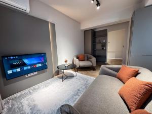 YIN 22nd Floor Panoramic View & King Bed, Parking