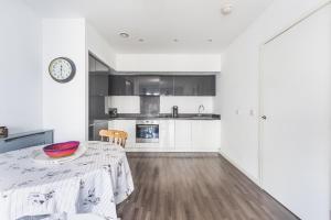 Modern two-bedroom flat fully equipped