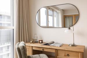 New! Panoramic 2BR Flat with Balcony by Royal Docks