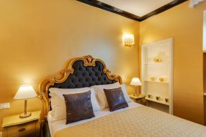 Spanish Steps Boutique Gold Apartment