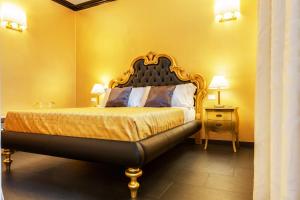 Spanish Steps Boutique Gold Apartment