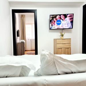 Little Urban Oasis 1BR Steps from Old Town