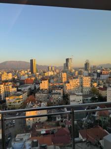 Luxury City View 2 Bedroom with Hot Tub