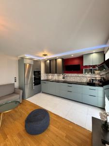 LE RIVIERA By Dream Apartments