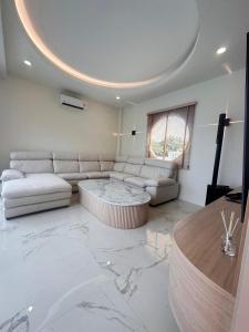 Neko Poolvilla sattahip