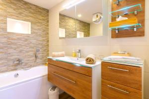 Ferienwohnung "Hirschbergsuite" - Mit Hotelfrühstück, Sauna, fast direkt am See