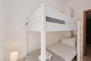 Modern Comfort & Private Patio 5 Min to Metro C