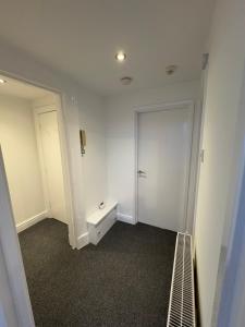 No 3 at MANNERING, LARGE 1 BED NEAR SEFTON PARK AND LARK LANE