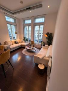 St Mary Street Apartment-Central with Castle View