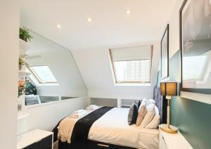 Exclusive 2 Bedroom Flat near Barons Court!