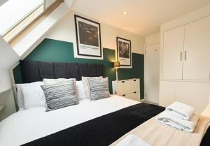 Exclusive 2 Bedroom Flat near Barons Court!
