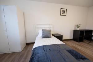 Luxury 9-Bed Contractor Home with Ensuite Rooms