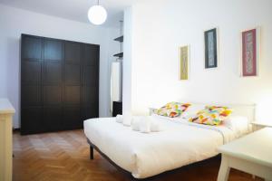 Navigli-Metro-Moda & Design District AC & Self Check-In