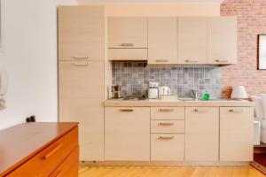 Quaint Trendy Apartment