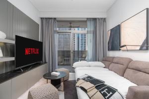 Luxury 2BR Business Bay Balcony