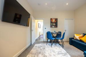 Stunning 3 Bedroom Home in Newcastle-under-Lyme with Garden