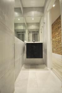 Stylish and Modern Studio located in the basement