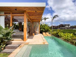 Desa Hut - Serene Tropical Hideaway Rice Fields near Seminyak