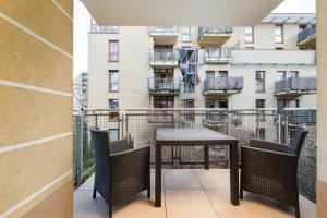 Bemowo 2-Bedroom Apartment by BookingHost