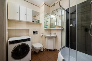 Bemowo 2-Bedroom Apartment by BookingHost