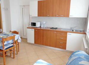 Bright apartment in Zambratija