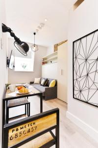 Lovely studio at Victorian Building-at 4th floor