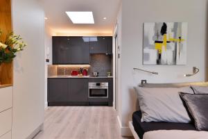 Studio at 4th floor in the famous Notting Hill