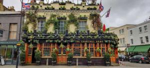 Studio at 4th floor in the famous Notting Hill