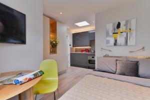 Studio at 4th floor in the famous Notting Hill