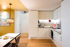 Stylish Apartment near Timeout Market