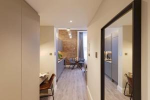 Ground floor -studio-located in Notting Hill Gate