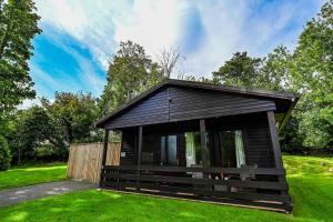 Birch Lodge 18 with Hot Tub