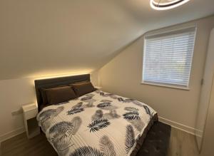 Newly Renovated Luxury Mews with Private Garden