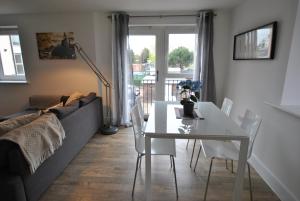 Two Bed Two Bath Apartments at Pavilions by Accommodation Windsor Ltd