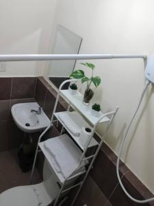 PAID AirprtPck-up WrkNrelax 2TV with Netflx