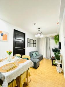 PAID AirprtPck-up WrkNrelax 2TV with Netflx