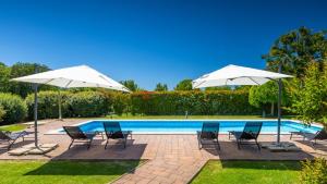 Rustic villa Stancija Martina with pool in Tinjan