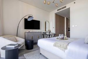 Frank Porter - Peninsula One